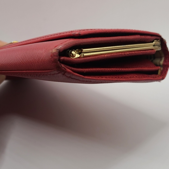 Authenticated Burberry Red Long Wallet - Picture 4 of 13